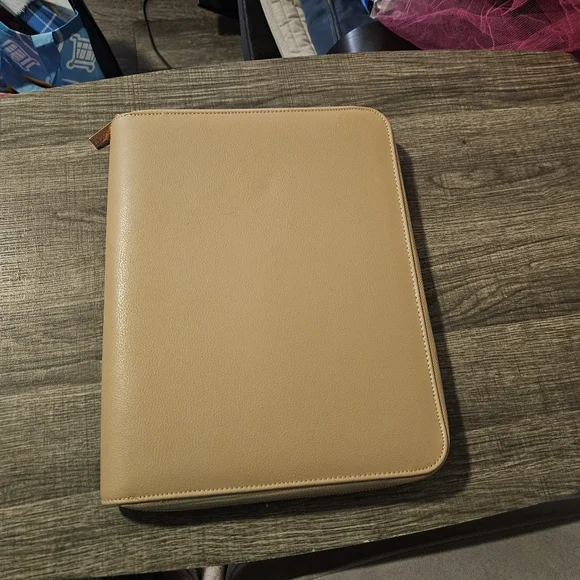 Kikki.K Large Tan Padfolio - Picture 6 of 8